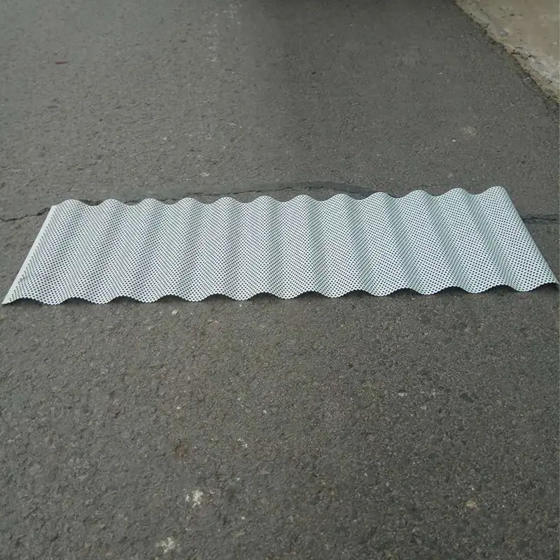 छिद्रित प्रोफाइल गरिएको धातु प्यानलहरू